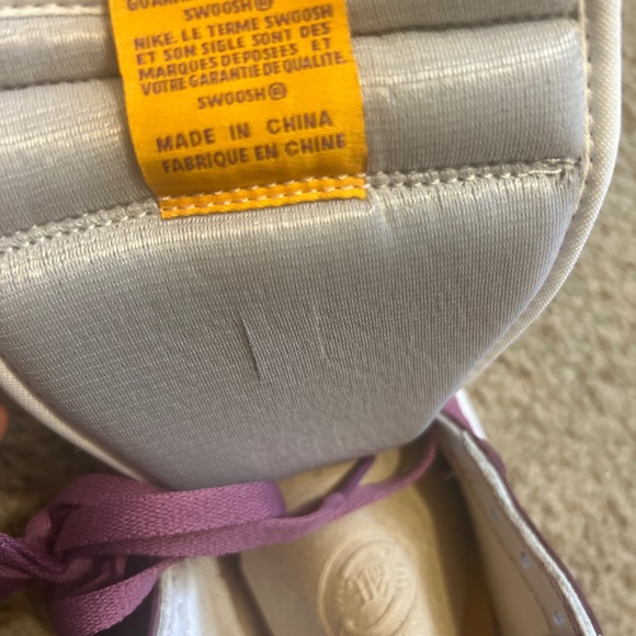 Jordan 1 University Gold - Picture 3 of 8